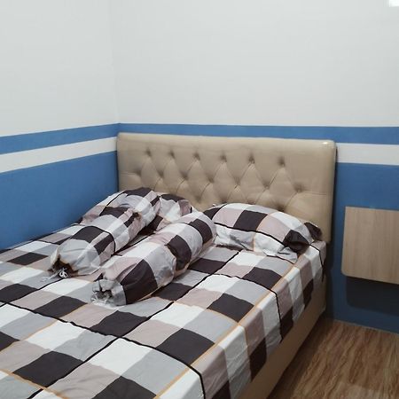 Penginapan Banyu Biruku Kotaanyar Exterior foto