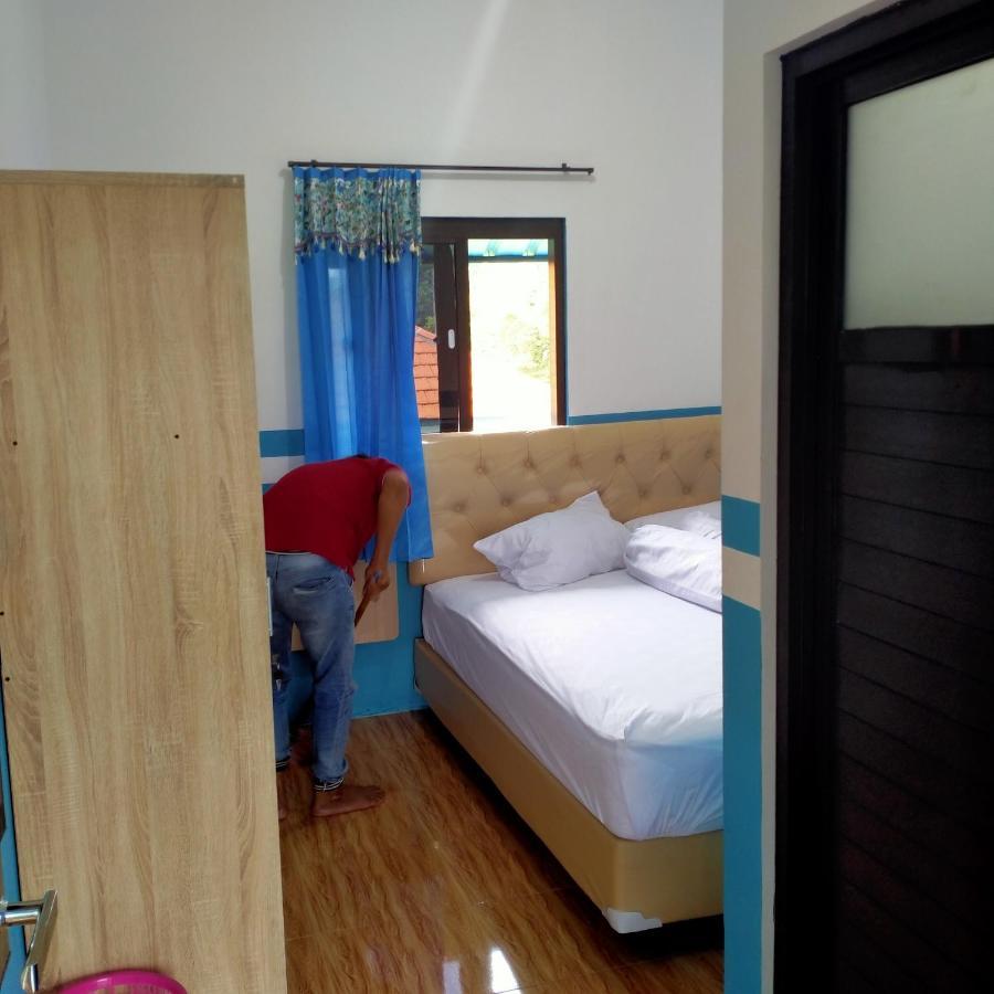 Penginapan Banyu Biruku Kotaanyar Exterior foto