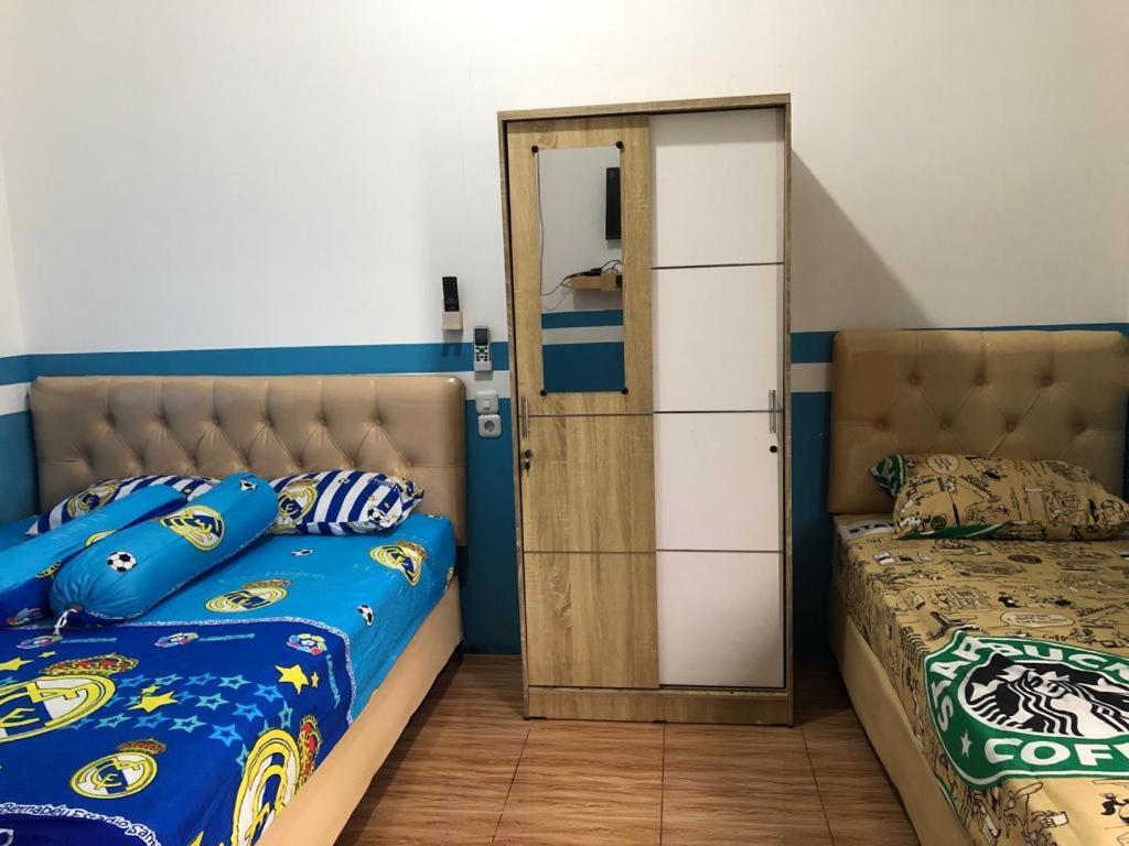 Penginapan Banyu Biruku Kotaanyar Exterior foto